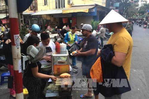 Trên 16% cơ sở kinh doanh thức ăn đường phố ở Hà Nội vi phạm quy định an toàn VSTP