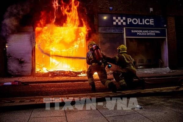 Cảnh sát Anh chuẩn bị đối phó với 30 cuộc biểu tình mới