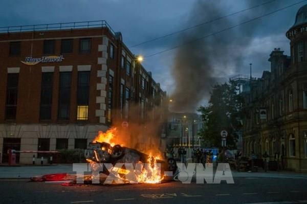 Bạo lực ở Anh xuất phát từ tin giả?