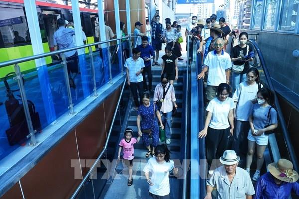 Hà Nội Metro tăng chuyến, khuyến cáo người dân đi tàu văn minh, an toàn dịp 2/9