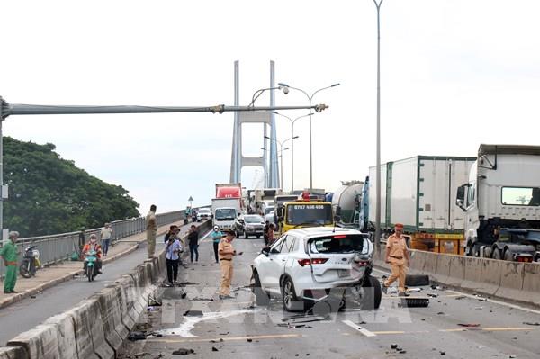 Tp Hồ Chí Minh: Giao thông khu vực cầu Phú Mỹ đã ổn định sau vụ 7 ô tô tông liên hoàn