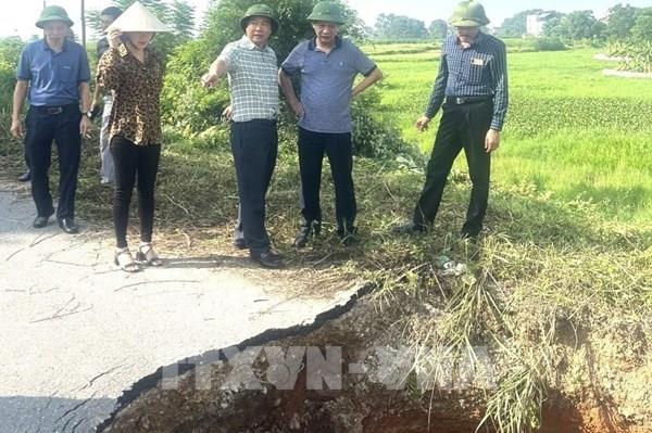 Hà Nội sập cống tiêu úng gây hư hỏng nghiêm trọng đê hữu Cầu