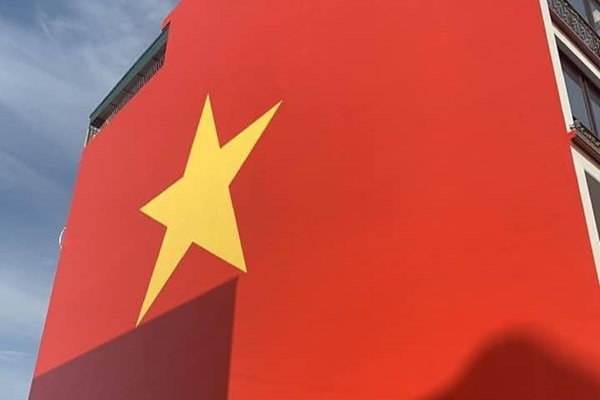 Xử lý nghiêm đối tượng đưa thông tin sai lệch về việc sơn cờ Tổ quốc