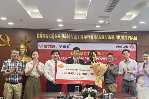 Vietlott trao  hơn 228 tỷ đồng  giải Jackpot 1 