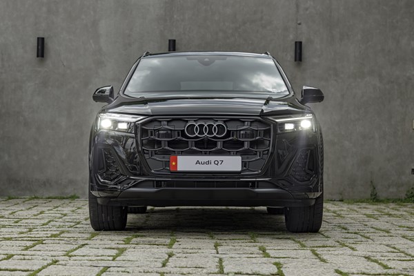 Audi Q7 và Audi Q8 phiên bản mới đã có mặt tại các showroom của Audi trên toàn quốc