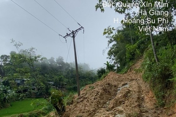 PC Cao Bằng xử lý sự cố mùa mưa bão