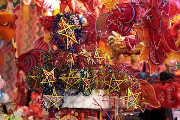 Rực rỡ phố đồ chơi Tết Trung thu