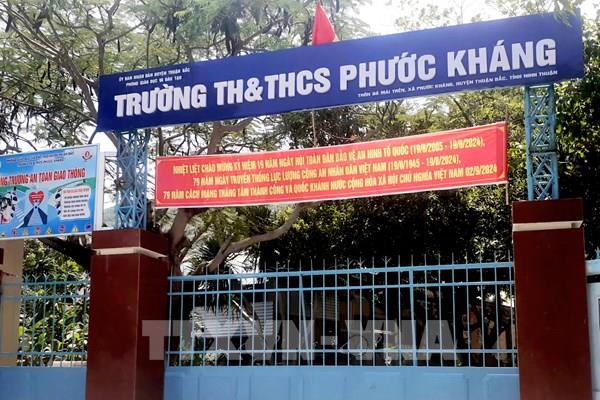 Ninh Thuận: Có hay không việc nhà trường "giữ lại" tiền hỗ trợ học sinh?