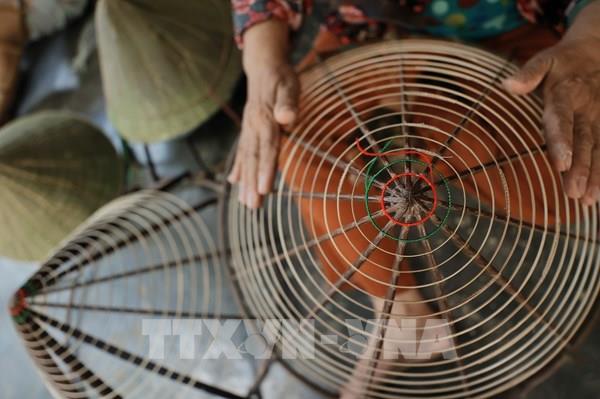 Nón lá sen, sản phẩm độc đáo xứ Huế