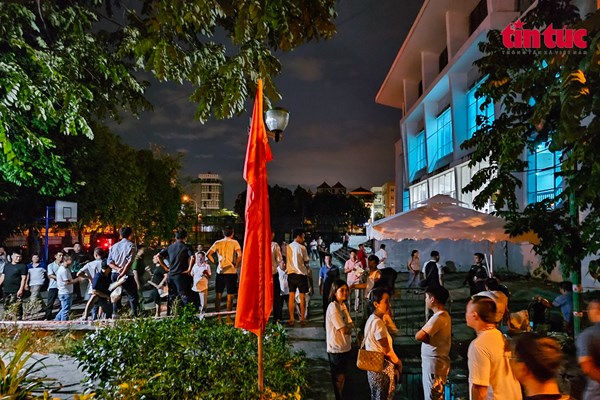 Cận cảnh phiên đấu giá đất kéo dài 19 tiếng đồng hồ ở Hà Nội