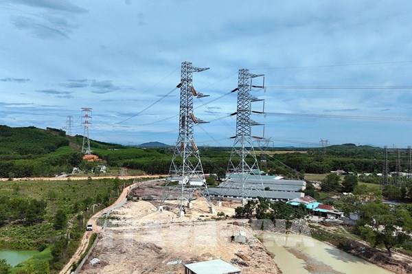 Nỗ lực “nước rút” hoàn thành đường dây 500kv mạch 3 qua Hà Tĩnh