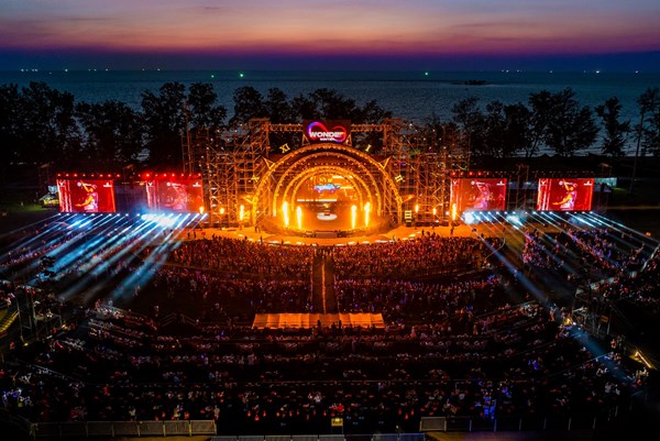 Dàn nghệ sỹ Việt siêu “hot hit” sẽ đổ bộ 8WONDER Moon Festival