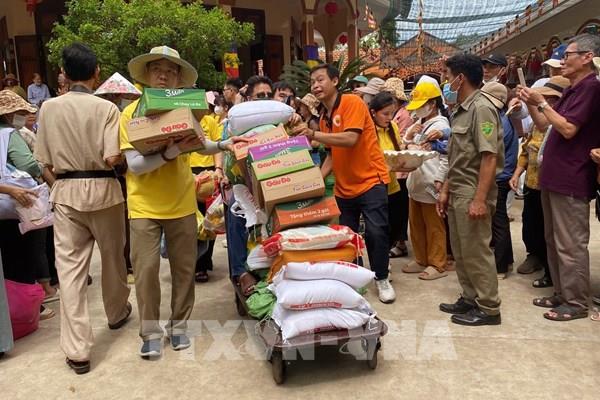 Tặng 2.000 phần quà cho người khiếm thị, người khó khăn ở Sóc Trăng