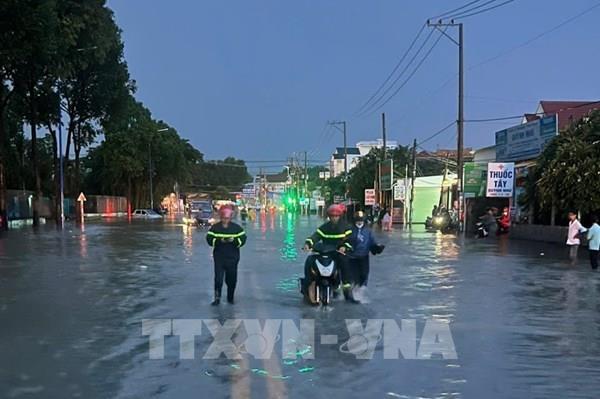 Dự báo thời tiết ngày mai 28/8: Đề phòng lốc xoáy, gió mạnh và sóng lớn trên một số vùng biển
