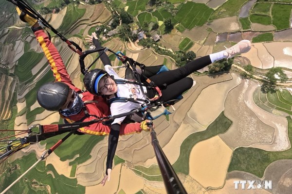 Đến Mù Cang Chải ngắm dù lượn vào dịp nghỉ lễ 2/9