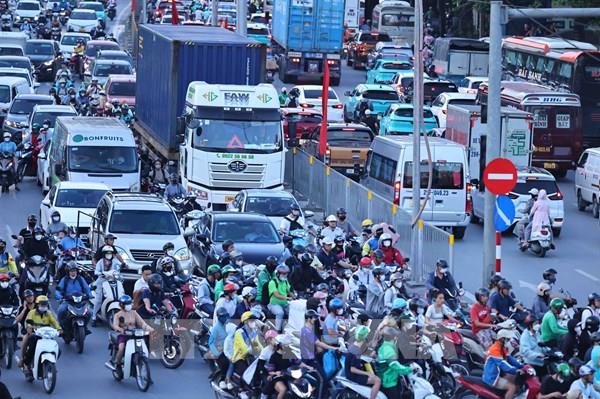 Doanh nghiệp, nhà bán lẻ trước thách thức vận chuyển, giao nhận hàng hóa Tết