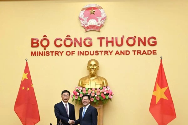 Việt Nam - Trung Quốc duy trì và phát triển mạnh hơn quan hệ kinh tế, thương mại