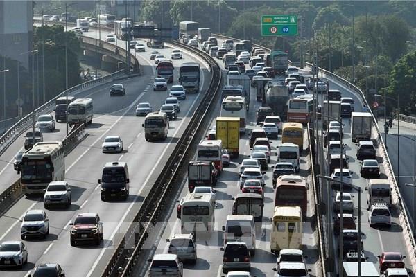 Hình ảnh cửa ngõ Thủ đô ùn tắc kéo dài trong ngày đầu nghỉ lễ Quốc khánh 2/9