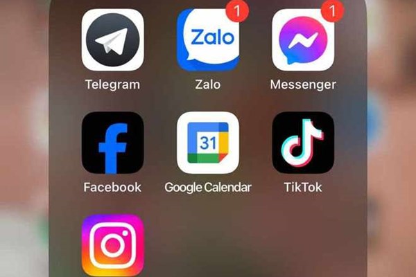 Vì sao Facebook đổi màu logo?
