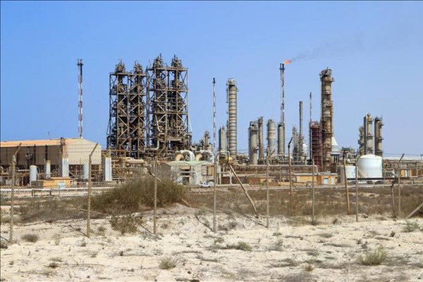 Nước sản xuất dầu hàng đầu OPEC khôi phục sản lượng "vàng đen"