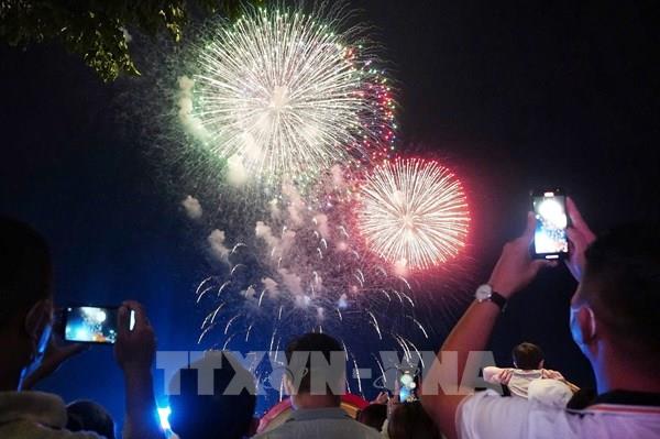 Màn pháo hoa rực rỡ mừng Quốc khánh tại Tp. Hồ Chí Minh