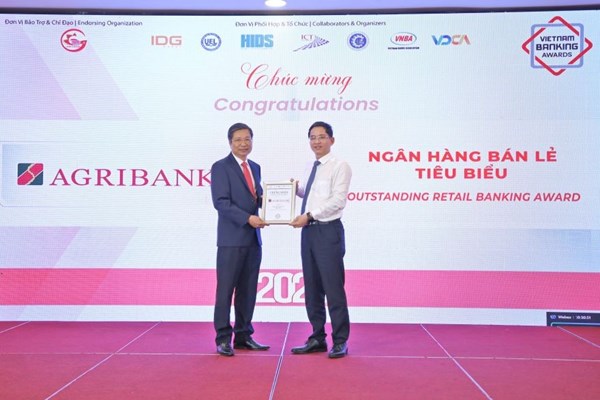 Agribank được vinh danh Ngân hàng bán lẻ tiêu biểu