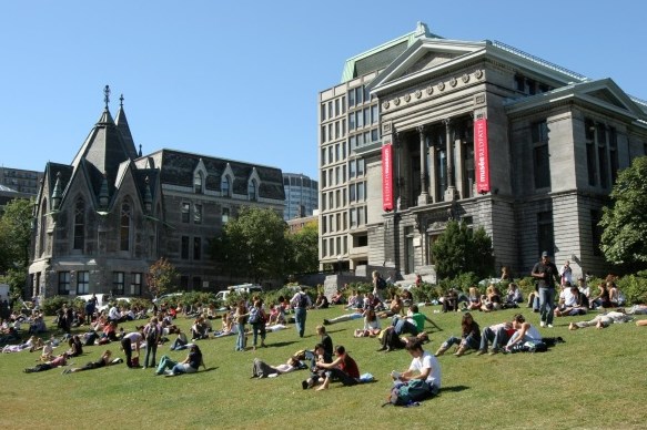 Sinh viên quốc tế tại Canada giảm mạnh
