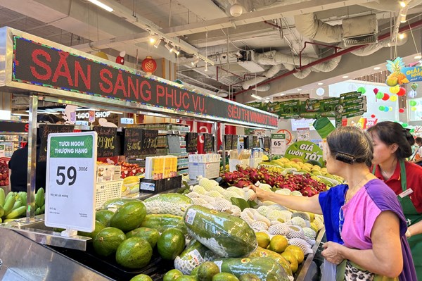 WinMart tăng lượng hàng hóa phục vụ nhu cầu của người dân trước siêu bão số 3