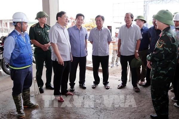 Bộ trưởng Lê Minh Hoan kiểm tra việc ứng phó bão số 3 tại Nam Định
