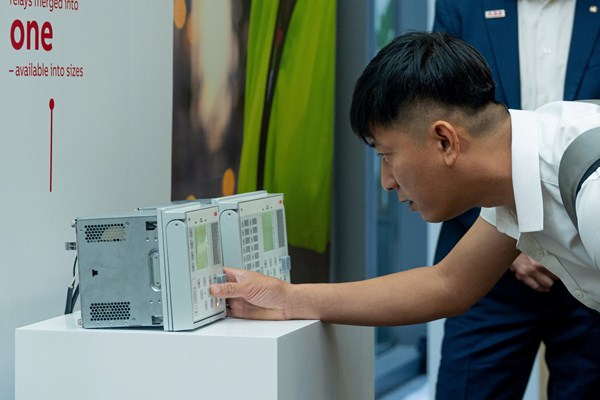 ABB ra mắt rơle REX615 bảo vệ mạch cho lưới điện