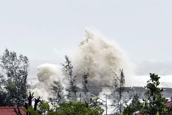 Bão số 3 giật cấp 16 trên vùng ven biển Quảng Ninh - Hải Phòng