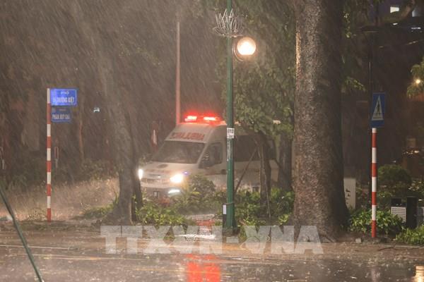 Cảnh báo điểm ngập lụt tại các tuyến phố Hà Nội