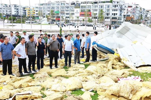 Thủ tướng Phạm Minh Chính kiểm tra công tác khắc phục hậu quả bão số 3 tại Quảng Ninh