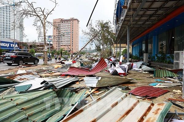 Quảng Ninh nỗ lực khôi phục thông tin và khắc phục đường điện sau bão số 3
