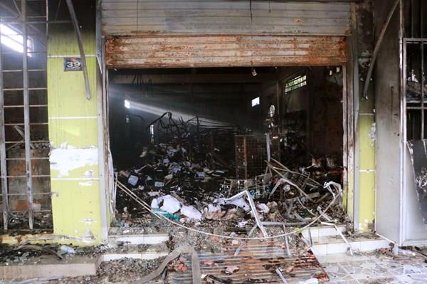 Cháy tại siêu thị sách ở trung tâm chợ thị xã Ngã Năm, Sóc Trăng