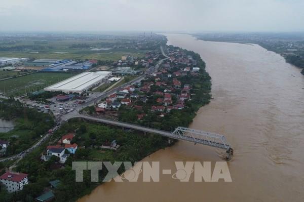 Vụ sập cầu Phong Châu tại Phú Thọ: Tập trung mọi phương tiện, lực lượng cứu hộ người bị nạn