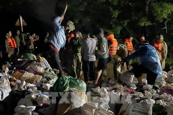 Cận cảnh ứng phó vỡ đê sông Lô tại Tuyên Quang