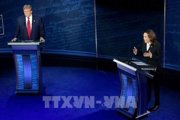 Bầu cử Mỹ 2024: Hai ứng cử viên bước vào màn "so găng" đầu tiên