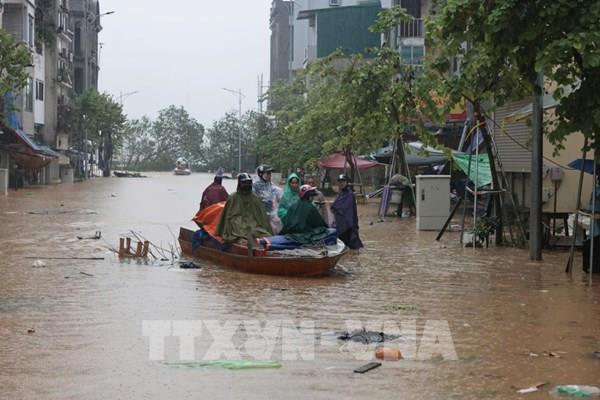 Thực hiện các biện pháp đảm bảo an toàn cho người dân sống ngoài đê sông Hồng tại quận Hoàn Kiếm (Hà Nội)