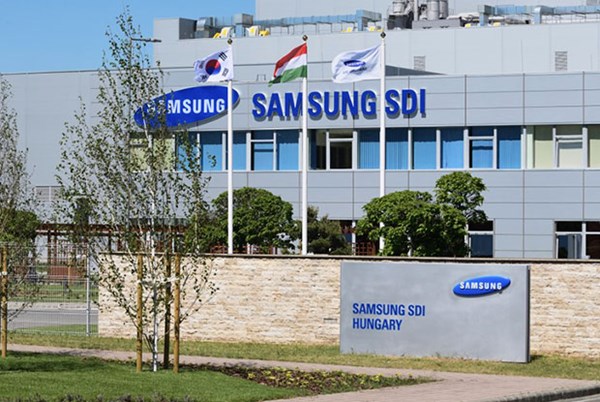Samsung SDI bán mảng kinh doanh phim phân cực với giá 833 triệu USD