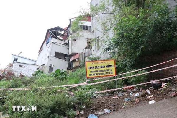 Khẩn trương rà soát các khu vực dân cư sinh sống có nguy cơ sạt lở đất