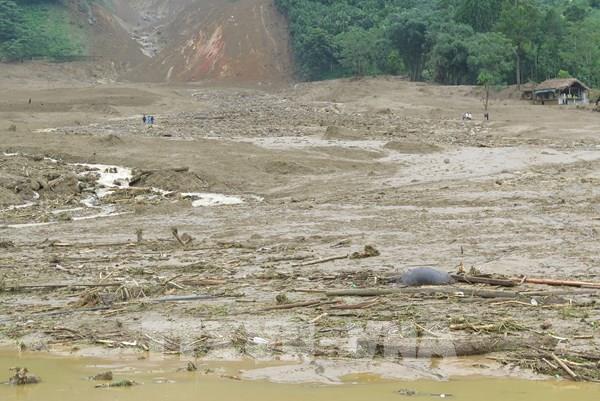 Tiếp tục xảy ra sạt lở đất nghiêm trọng tại Lào Cai, vùi lấp 8 ngôi nhà