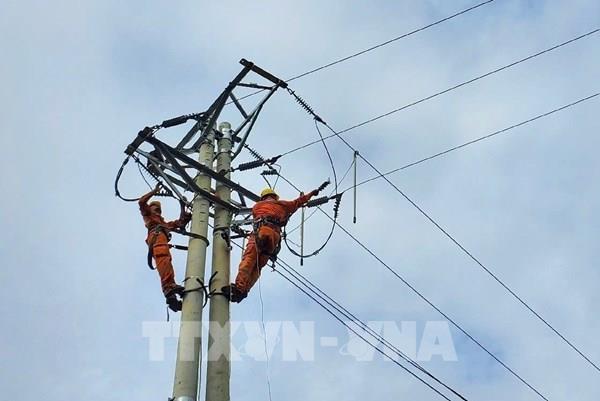 Nỗ lực cấp điện cho gần 500.000 khách hàng còn lại