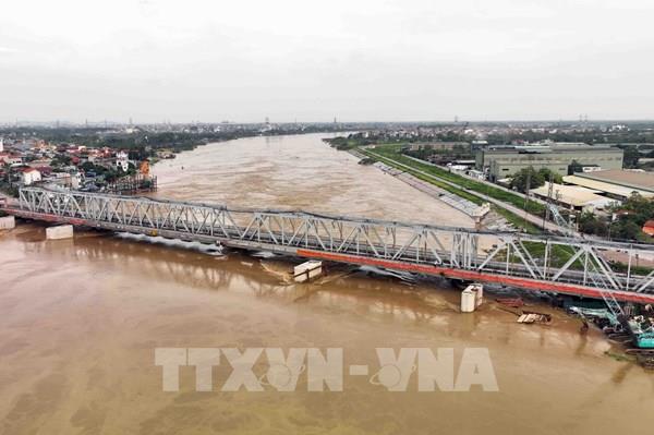 Mực nước sông Hồng, sông Đuống đang xuống, lệnh rút báo động 2