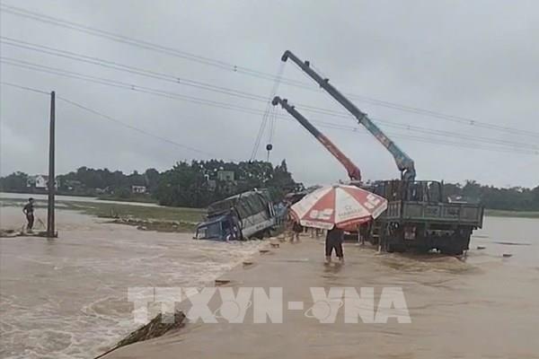 Thiệt hại do bão số 3 và mưa lũ: Đến chiều 15/9 có 330 người chết và mất tích