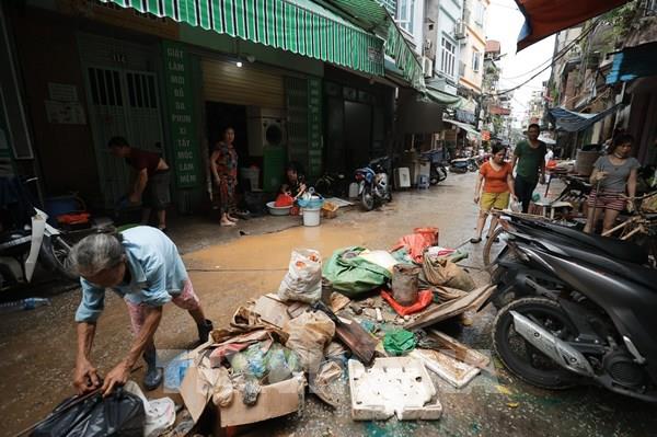 Hà Nội rút lệnh báo động 1 trên sông Hồng, tổ chức cho người dân sớm quay lại chỗ ở