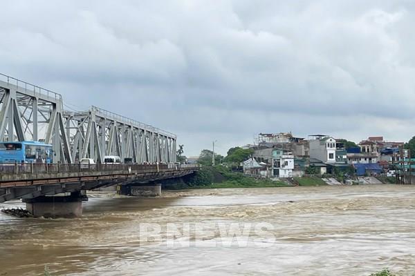 Thông tàu hỏa chạy qua cầu Đuống và cầu Long Biên từ 13 giờ ngày 13/9