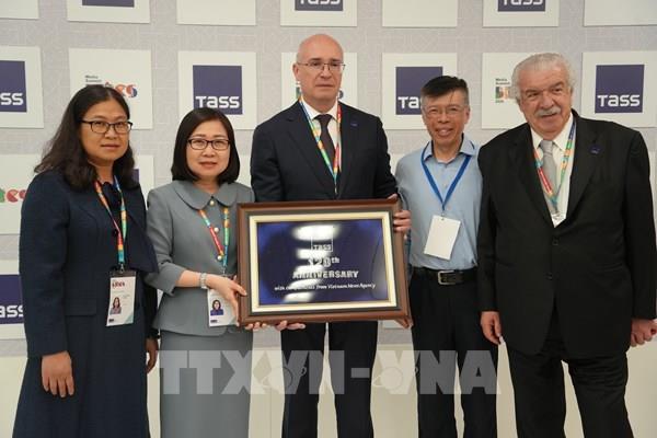 TTXVN tham dự lễ kỷ niệm 120 năm thành lập TASS và Diễn đàn cấp cao Truyền thông BRICS