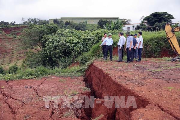 Xuất hiện hai điểm sạt lở, sụt lún ven đường Hồ Chí Minh, đoạn qua tỉnh Đắk Nông