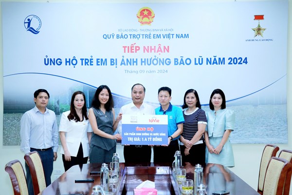 Nestlé Việt Nam hỗ trợ sản phẩm dinh dưỡng cho các tỉnh thành bị ảnh hưởng bởi bão lũ